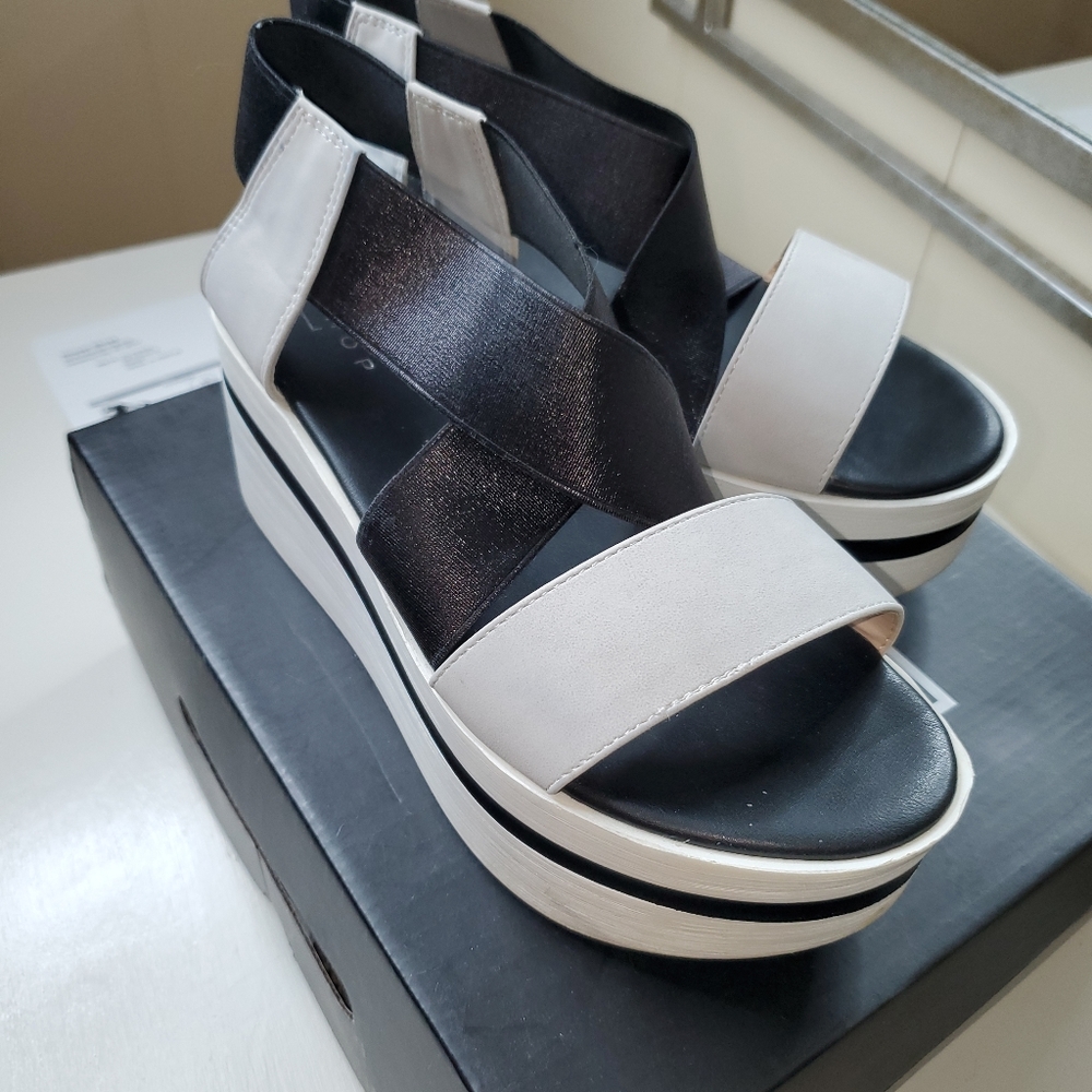 Shu shop size 6 1/2  medium